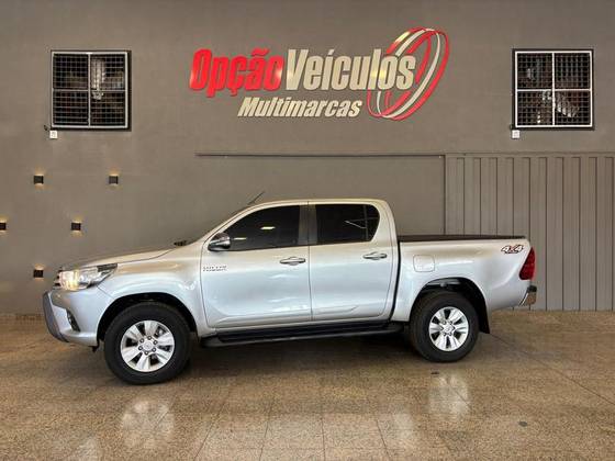 TOYOTA HILUX 2.8 SRV 4X4 CD 16V DIESEL 4P AUTOMÁTICO TOYOTA HILUX 2.8 SRV 4X4 CD 16V DIESEL 4P AUTOMÁTICO